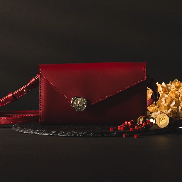 「ウォレットバッグ」letters collection 限定カラー